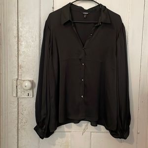 NWOT Express oversized black blouse so XL with puffy sleeves